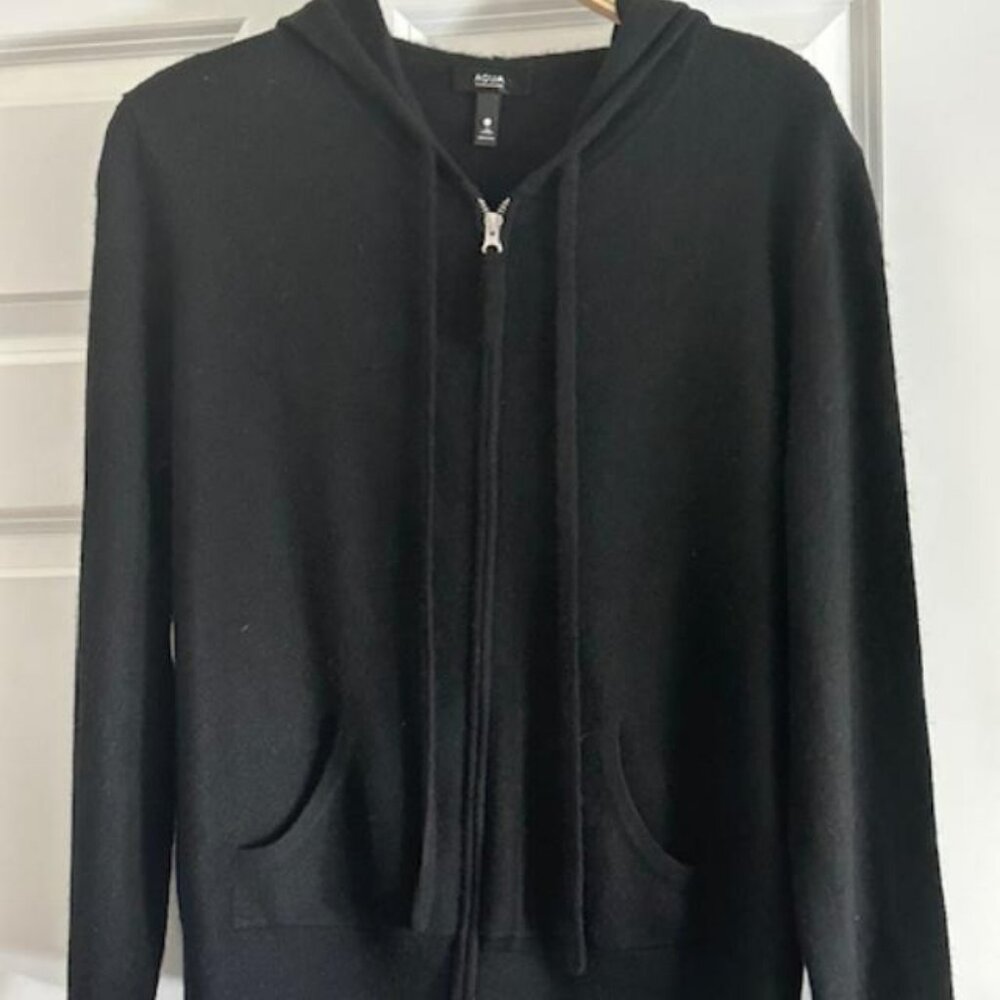 Ultra-soft 100% cashmere hoodie by Aqua — lightweight luxury Black -L